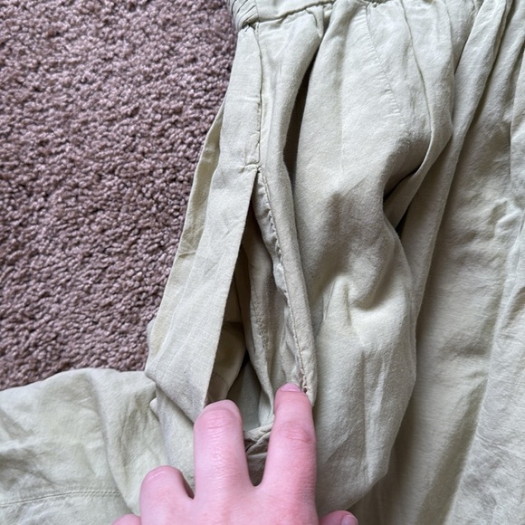 Abercrombie and Fitch Emerson Puff Sleeve Poplin Mini Dress in Light Sage Green - Picture 7 of 10